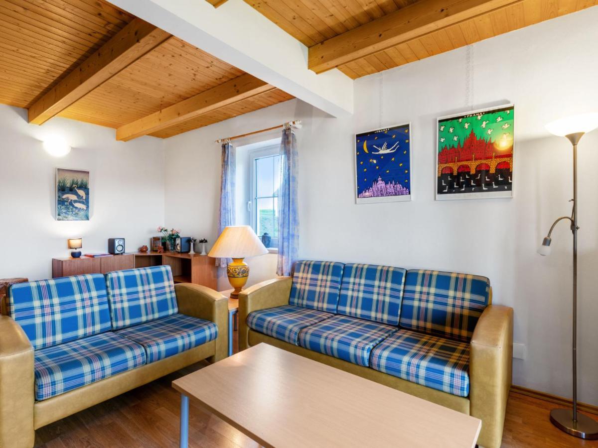 Holiday Home Holiday Hill 51 By Interhome Cista  Экстерьер фото